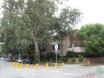 Building Photo - 755 N Sweetzer Ave
