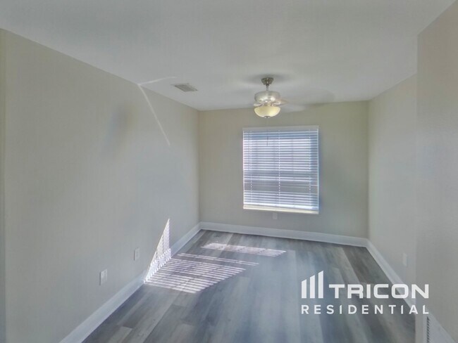 Building Photo - 1822 Sadnet Ln