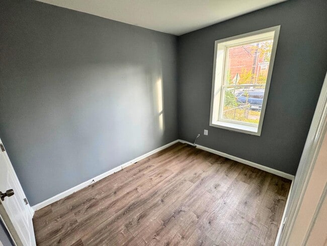 Building Photo - 1712 R St SE