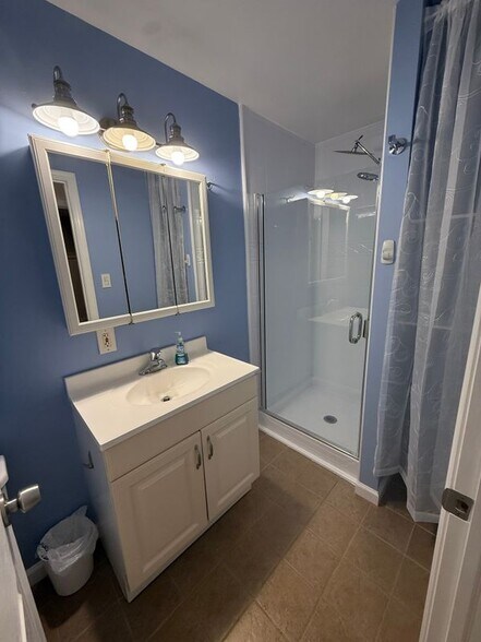 Building Photo - 525 Lee Rd