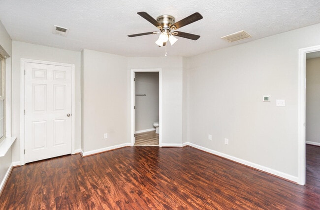 Building Photo - 306 Alex Ln