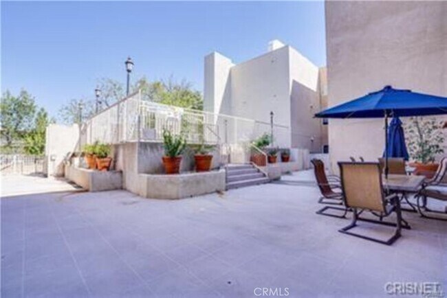 Building Photo - 9610 Zelzah Ave