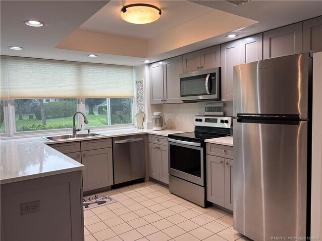 Building Photo - 3566 SW Sunset Trace Cir