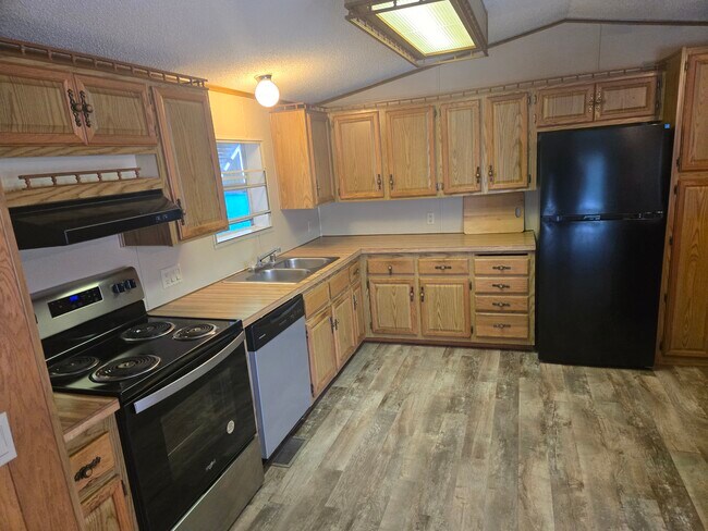 Building Photo - 12525 Knollwood Ln