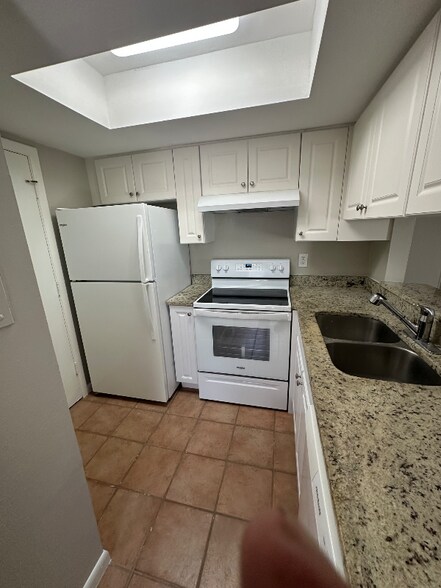 Building Photo - 5848 Queen Elizabeth Way