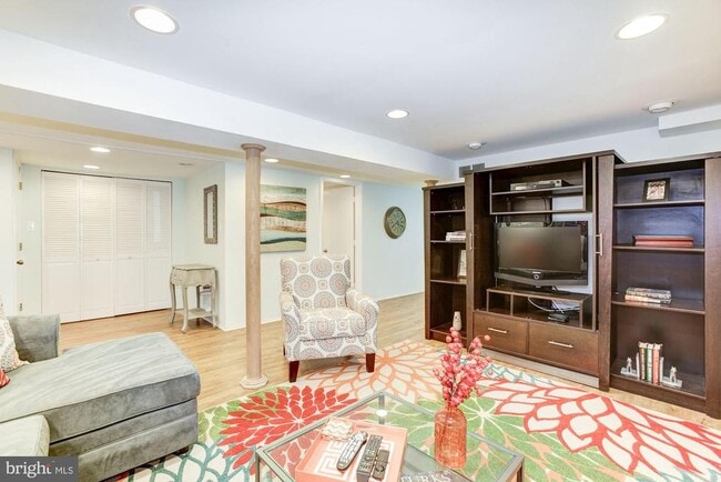 Building Photo - 209 Winchester Beach Dr