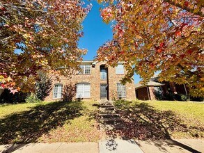 Building Photo - 830 San Jacinto Dr