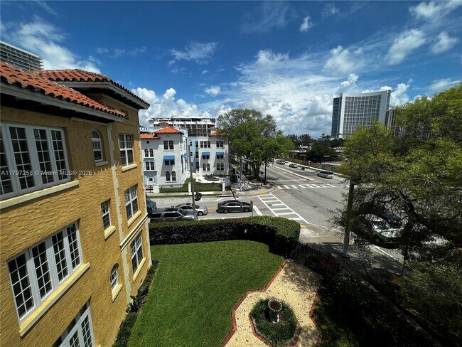 Building Photo - 3224 Biscayne Blvd