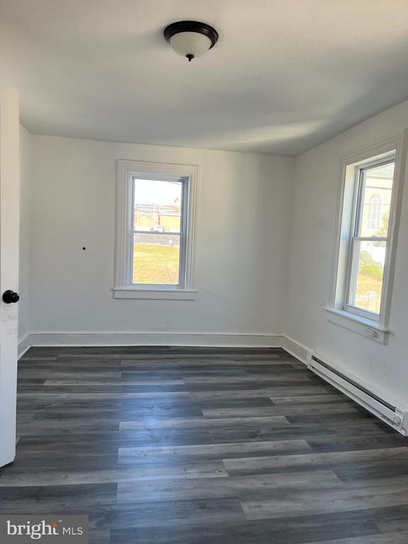 Building Photo - 113 W John St