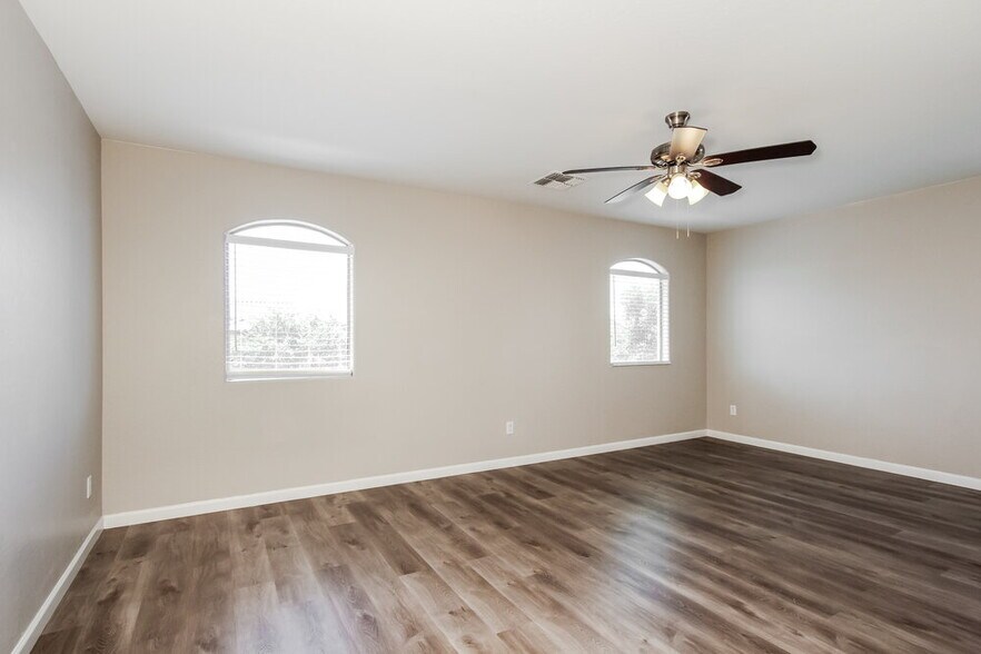 Building Photo - 10206 W Whyman Ave