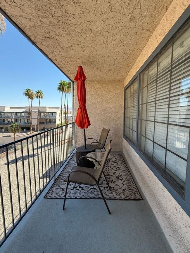 Building Photo - Beautiful Marina View Condo