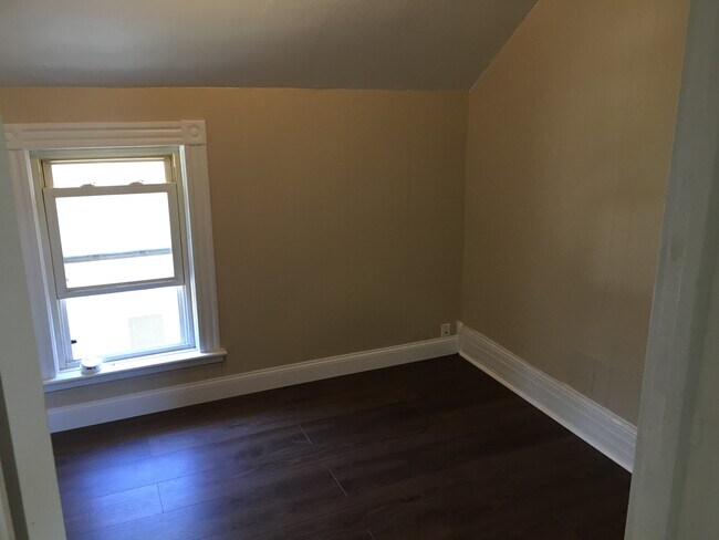 Bedroom 2 - 240 Scott St