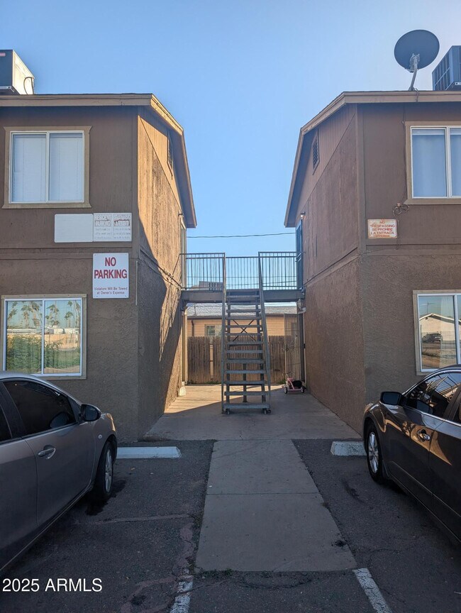 Building Photo - 7160 N 53rd Ave
