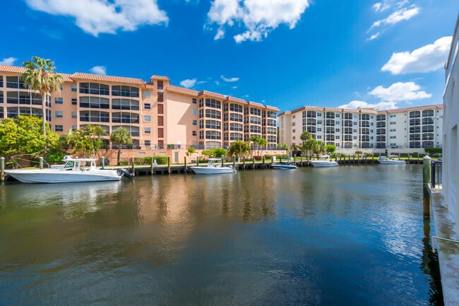 Building Photo - 2871 N Ocean Blvd