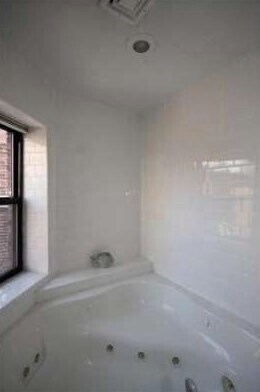 Building Photo - 495-497-497 Beacon St