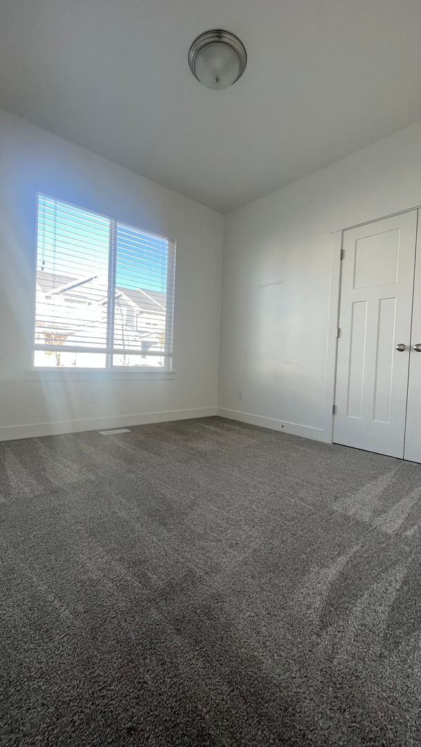 Building Photo - 1647 N 3700 W