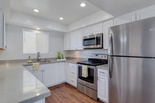 Beautiful recently renovated kitchen with stainless steel appliances - 6030 N 15th St