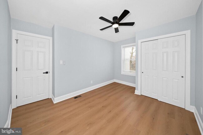 Building Photo - 504 W 26th St