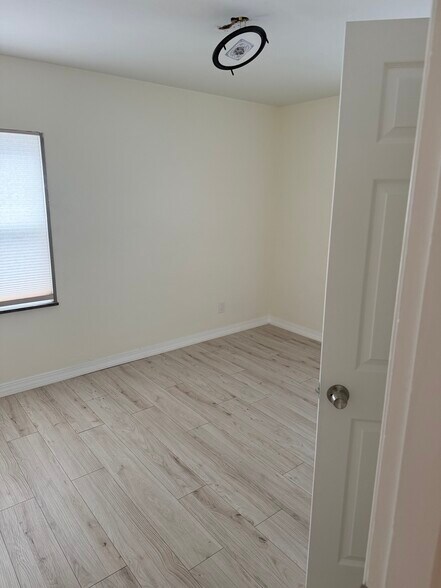 Building Photo - 5606 Eula Ave