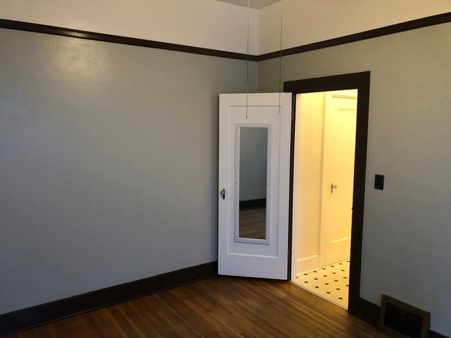 Building Photo - 3409 SE 22nd Ave