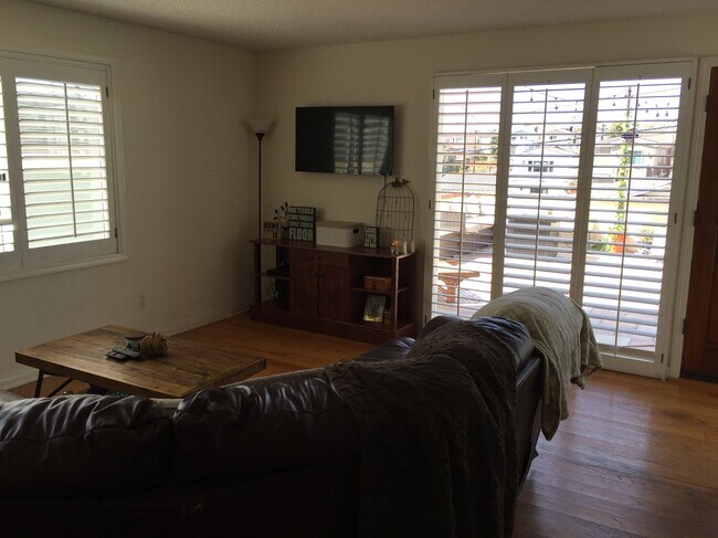 Building Photo - 1722 Armour Ln