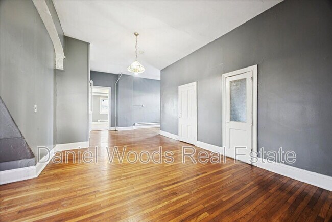 Building Photo - 330 Kerlin St