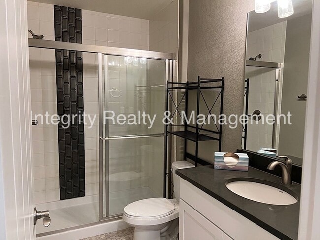Building Photo - 1612 Castle Creek Cir