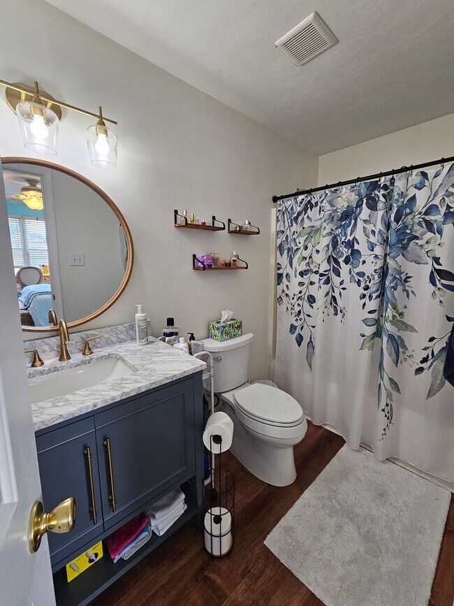 Building Photo - Ocean View East