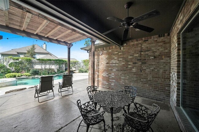 Building Photo - 25207 Hideaway Run Dr