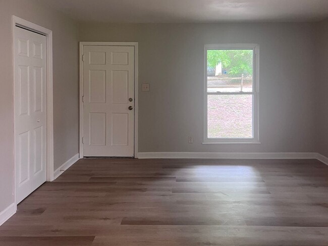 Building Photo - Rent Ready 3BR Home in Durham