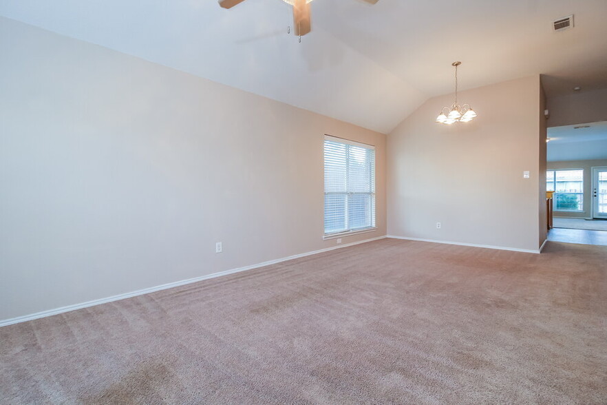 Building Photo - 310 Ohara
