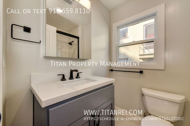 Building Photo - Downtown 1bed/1bath -Managed by Titan Prop...