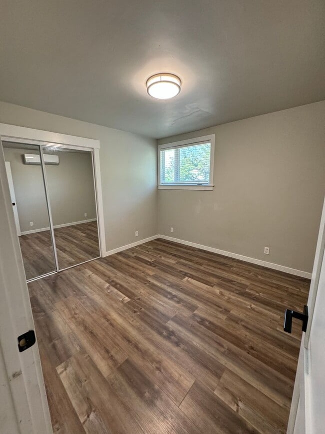 Building Photo - NICE 2 BED 1 BATH IN GREAT LOCATION IN AUBUN!