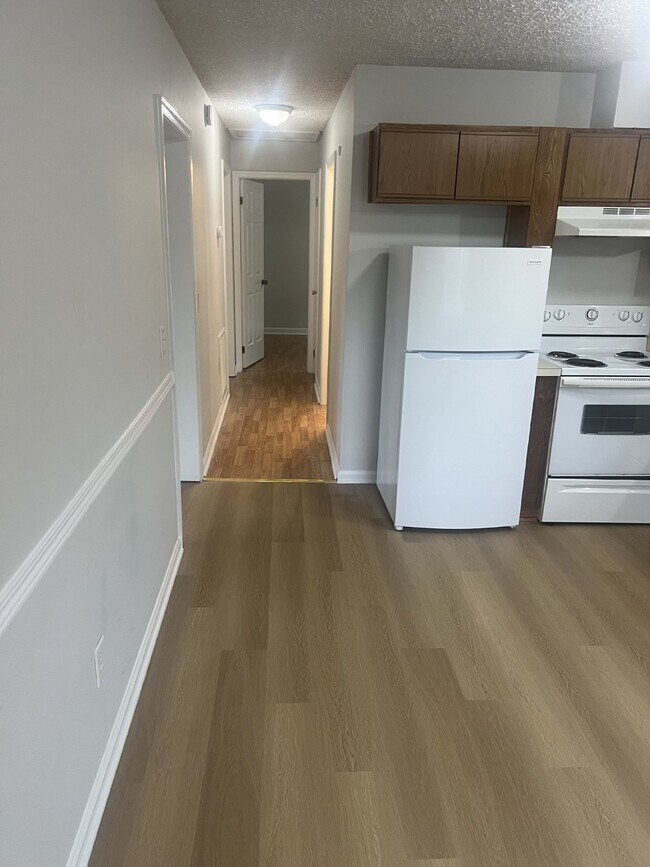 Building Photo - 204 Powell St