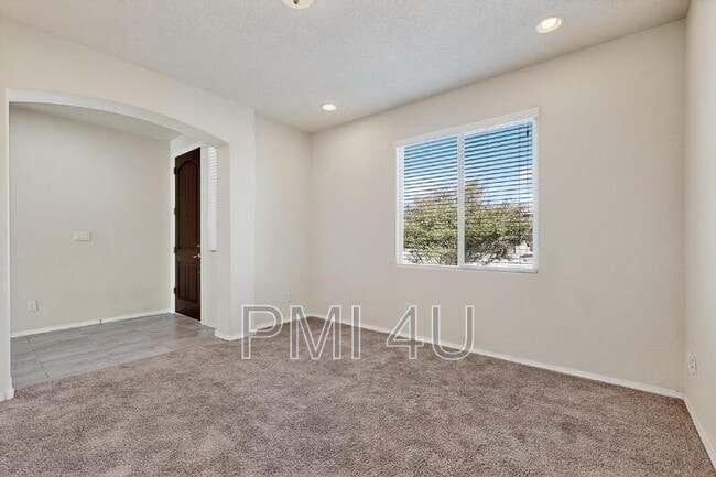 Building Photo - 7110 Overview Rd NE