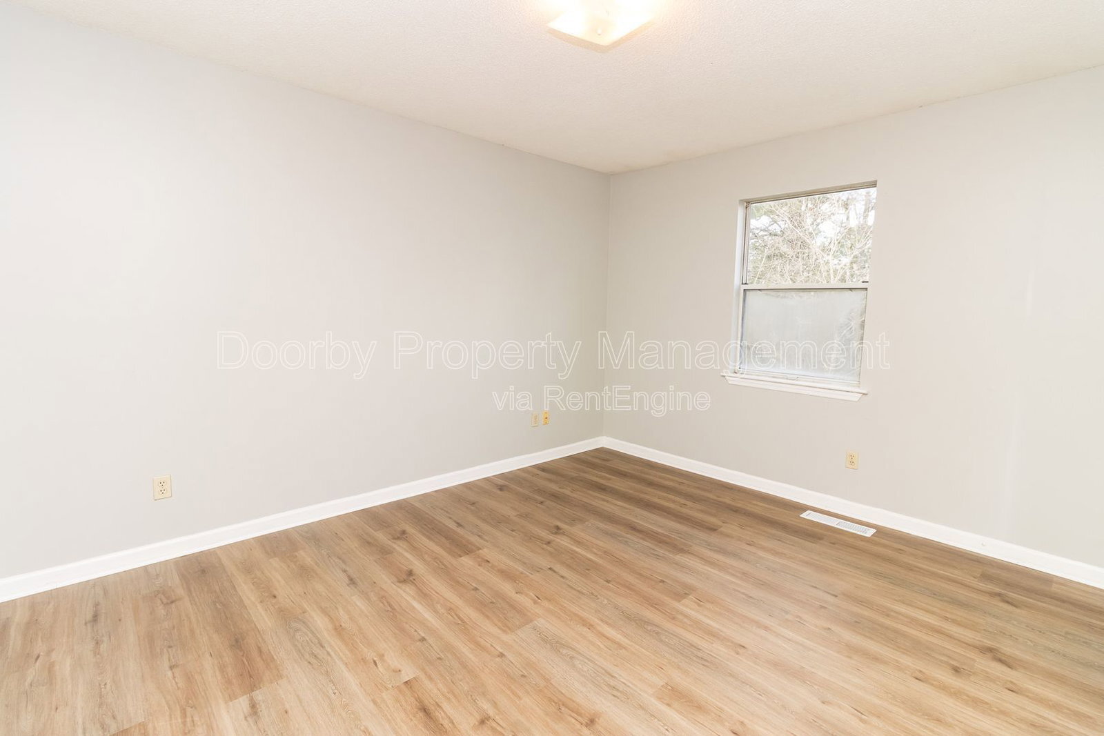 Building Photo - 7808 Holiday Hills Cir