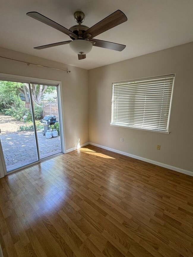 Building Photo - Charming 2 Bedroom, 2 Bathroom Home with ADU in Desirable Land Park Area