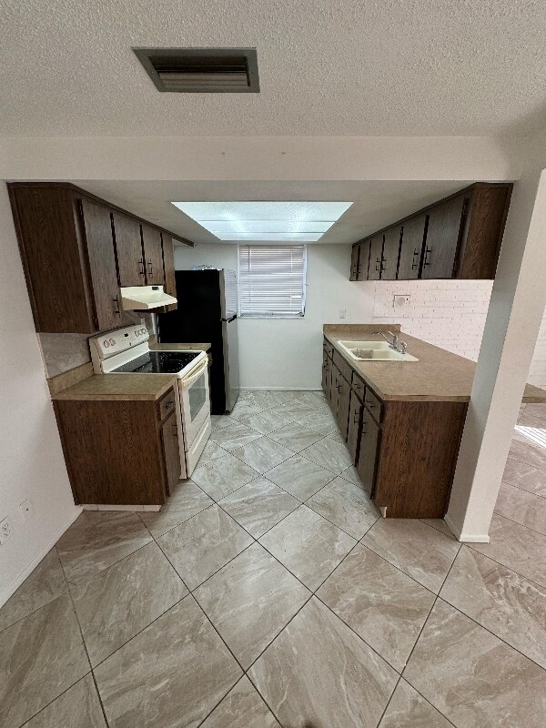 Building Photo - 6734 Amarillo St