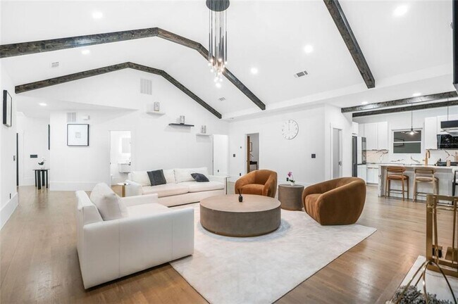 Building Photo - 507 Karen Ln