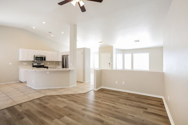 Building Photo - 412 Rancho Del Mar Way