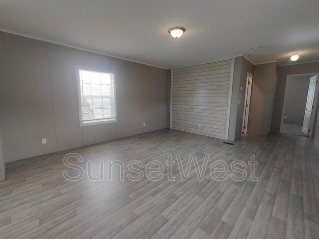 Building Photo - 320 Dawn Dr