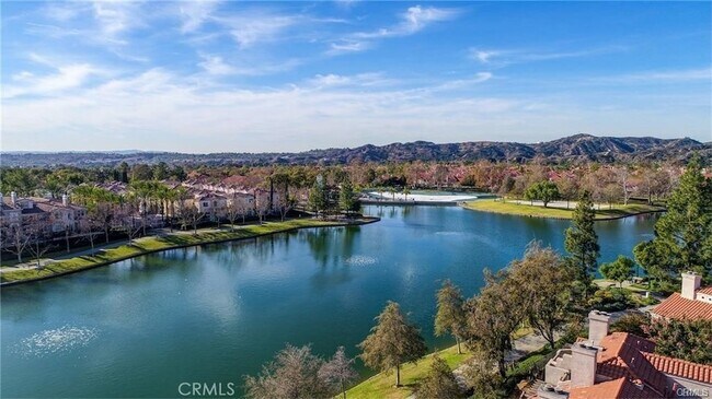 Building Photo - 225 Montana Del Lago Dr