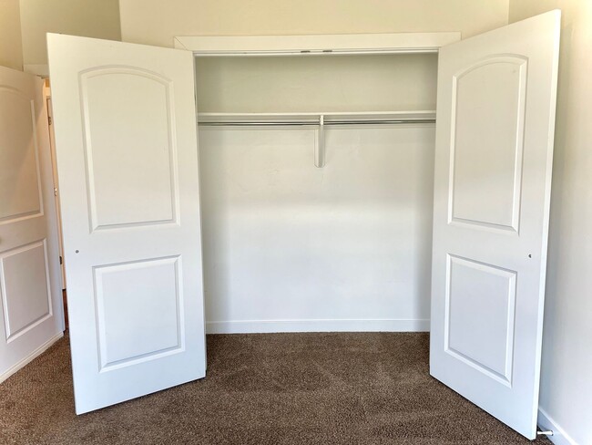 Building Photo - Pleasant Grove Condo Available Now!