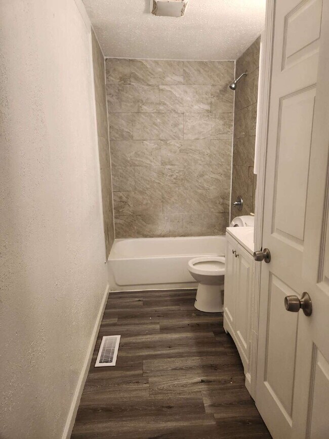 Building Photo - Charming 4-Bedroom Gem in Cahokia Heights!