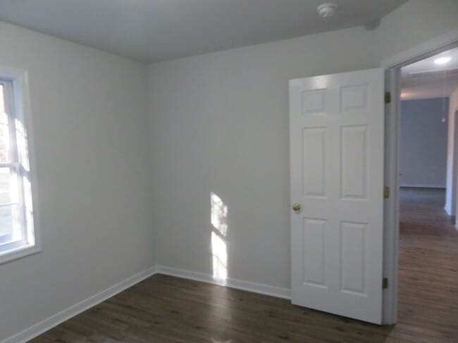 Building Photo - Dinwiddie VA