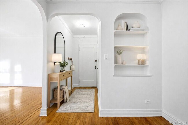 Building Photo - 114-20 Queens Blvd