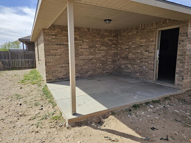 Building Photo - 806 E 93rd St