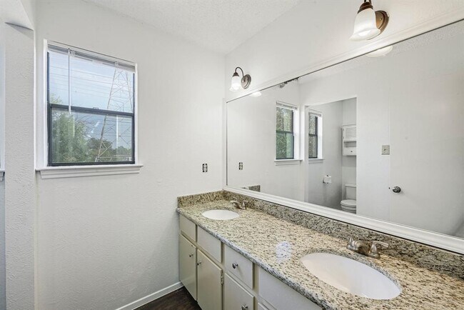 Building Photo - 1608 Morning Quail Dr