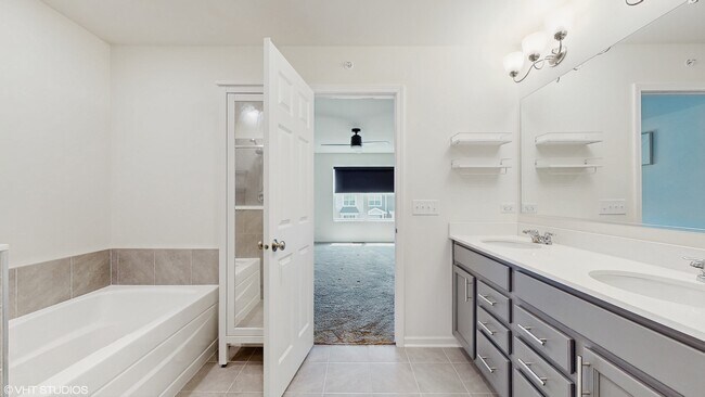 Building Photo - 268 Hoffmann Dr