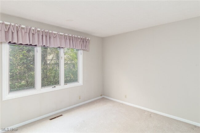 Building Photo - 37 S Cedar St